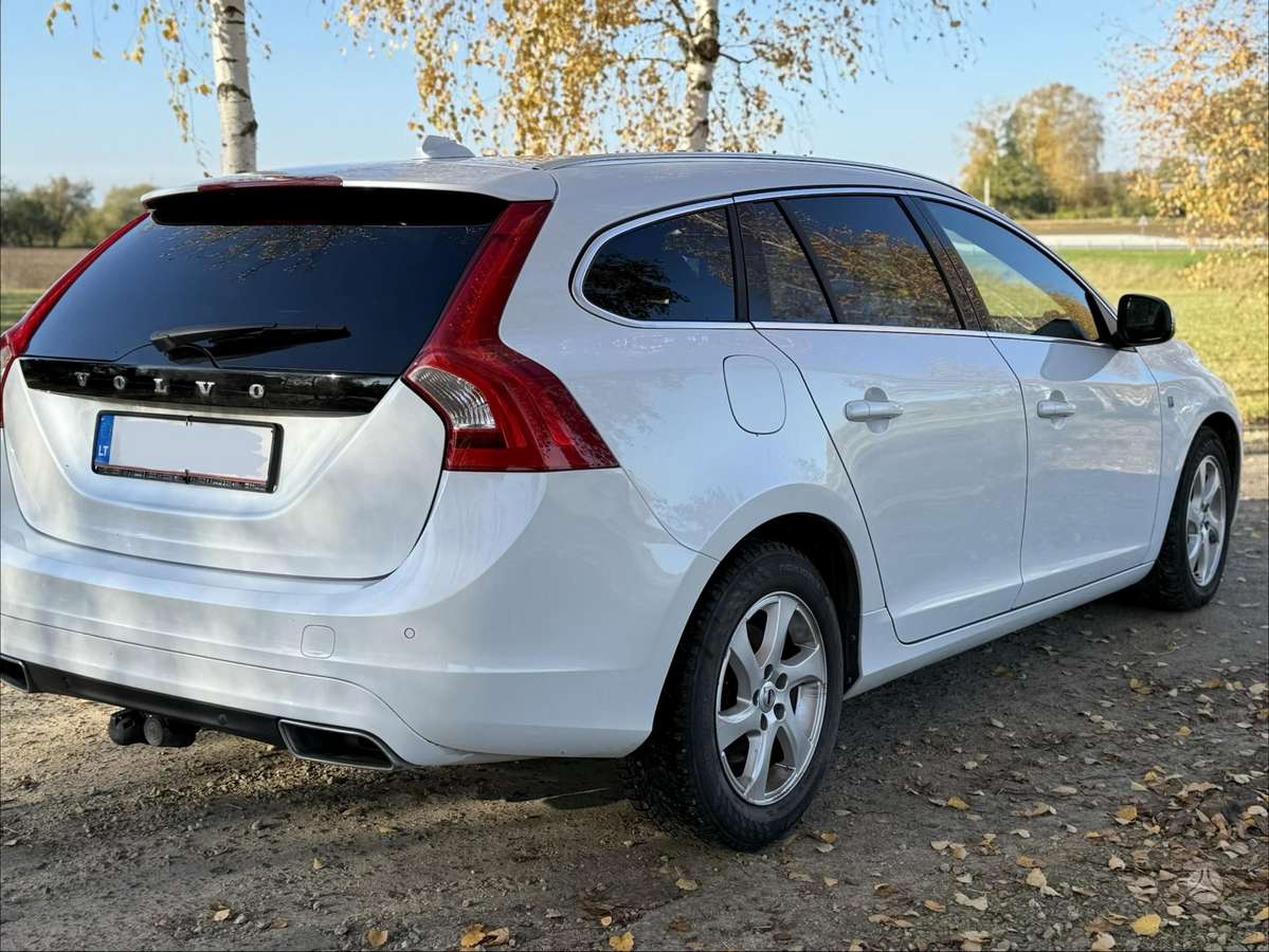 Volvo V60 2015 — photo 5