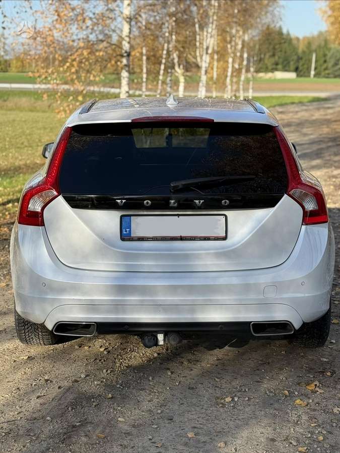 Volvo V60 2015 — photo 6