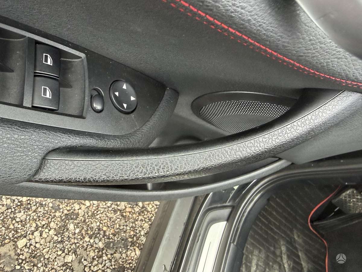 BMW X1 2012 — фото 17