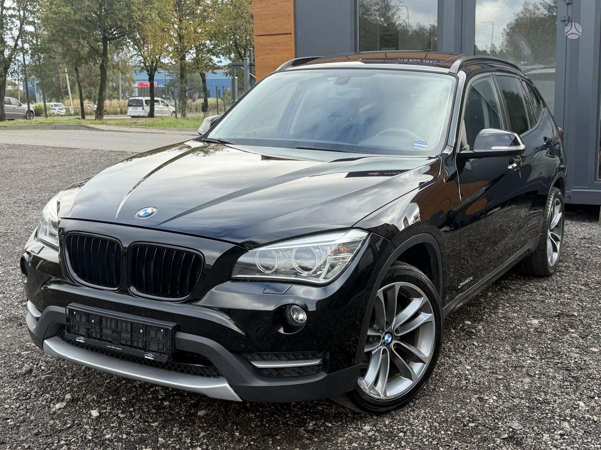 BMW X1 2012 — вигляд ззаду