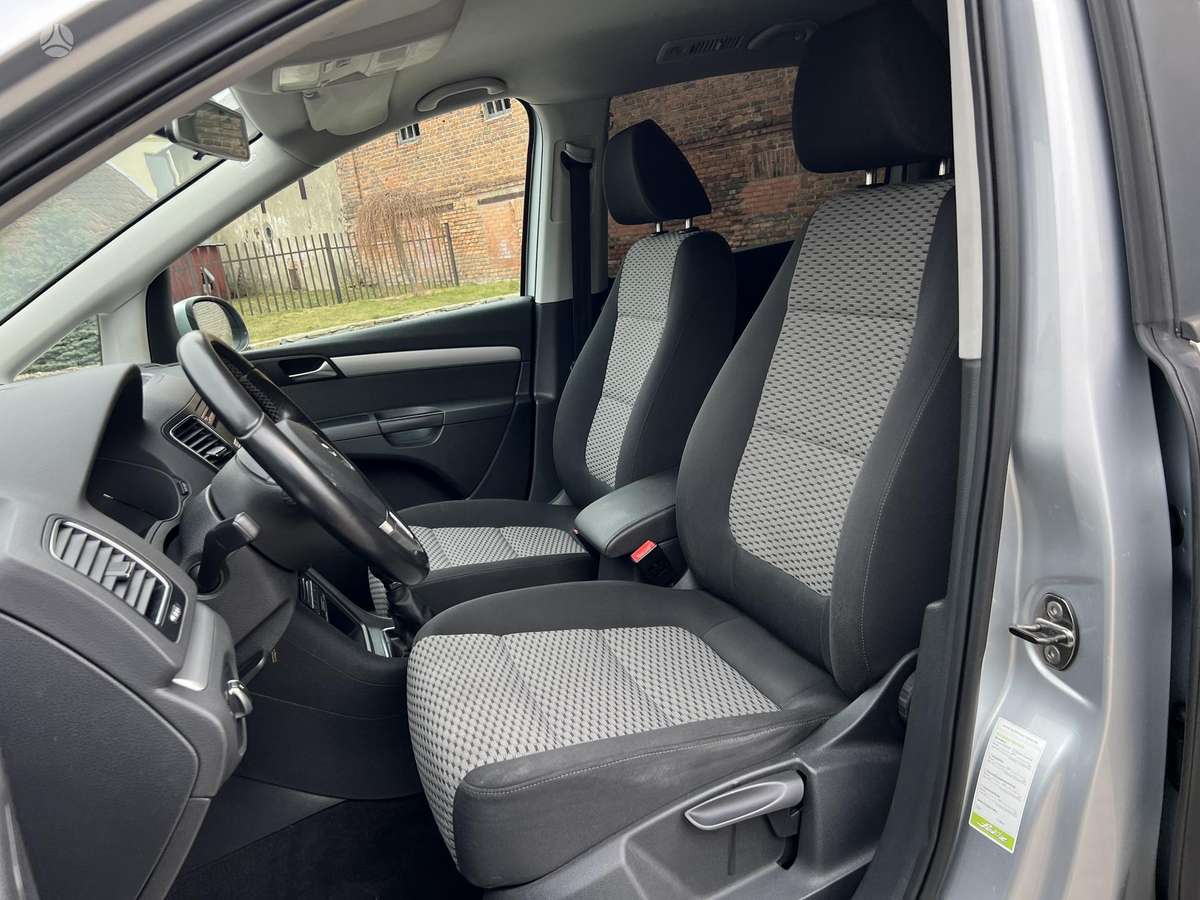 Volkswagen Sharan 2010 — photo 24