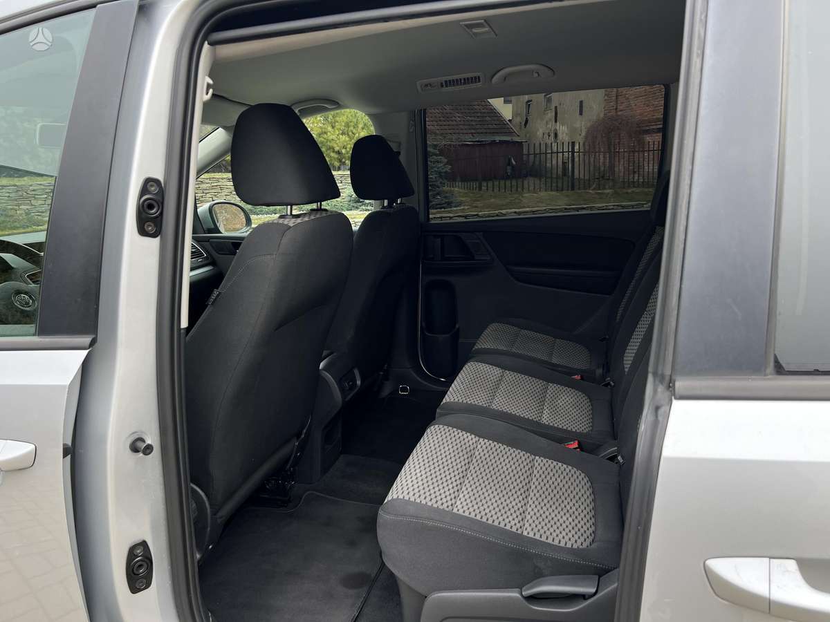 Volkswagen Sharan 2010 — photo 26