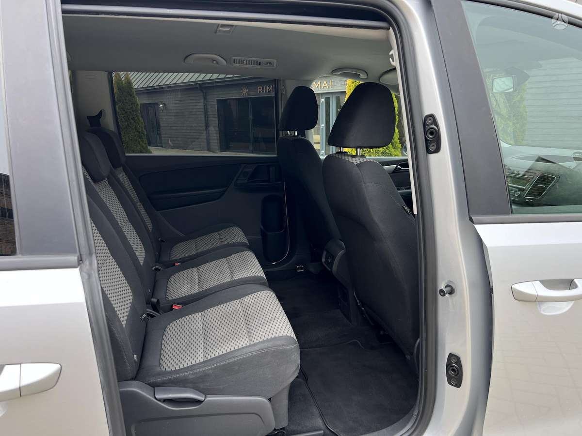 Volkswagen Sharan 2010 — photo 27