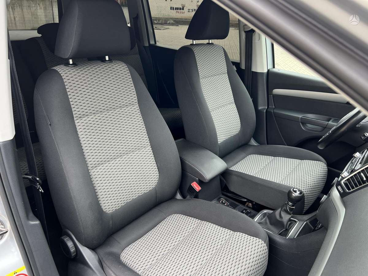 Volkswagen Sharan 2010 — photo 29