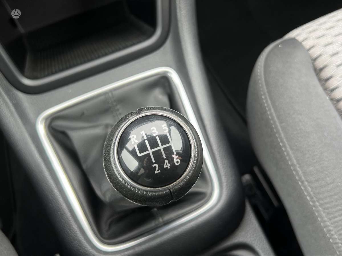 Volkswagen Sharan 2010 — photo 33