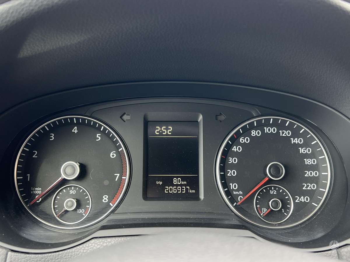 Volkswagen Sharan 2010 — photo 36