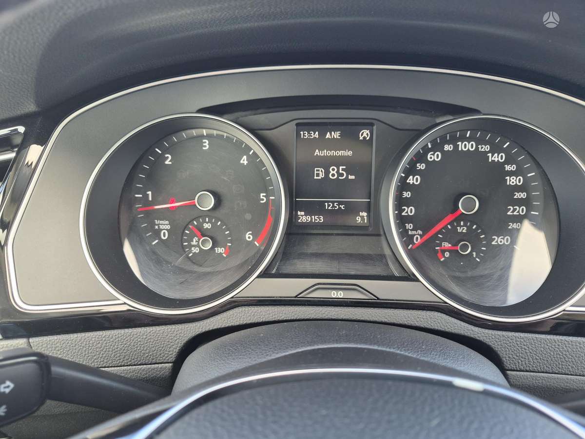 Volkswagen Passat 2015 — фото 18