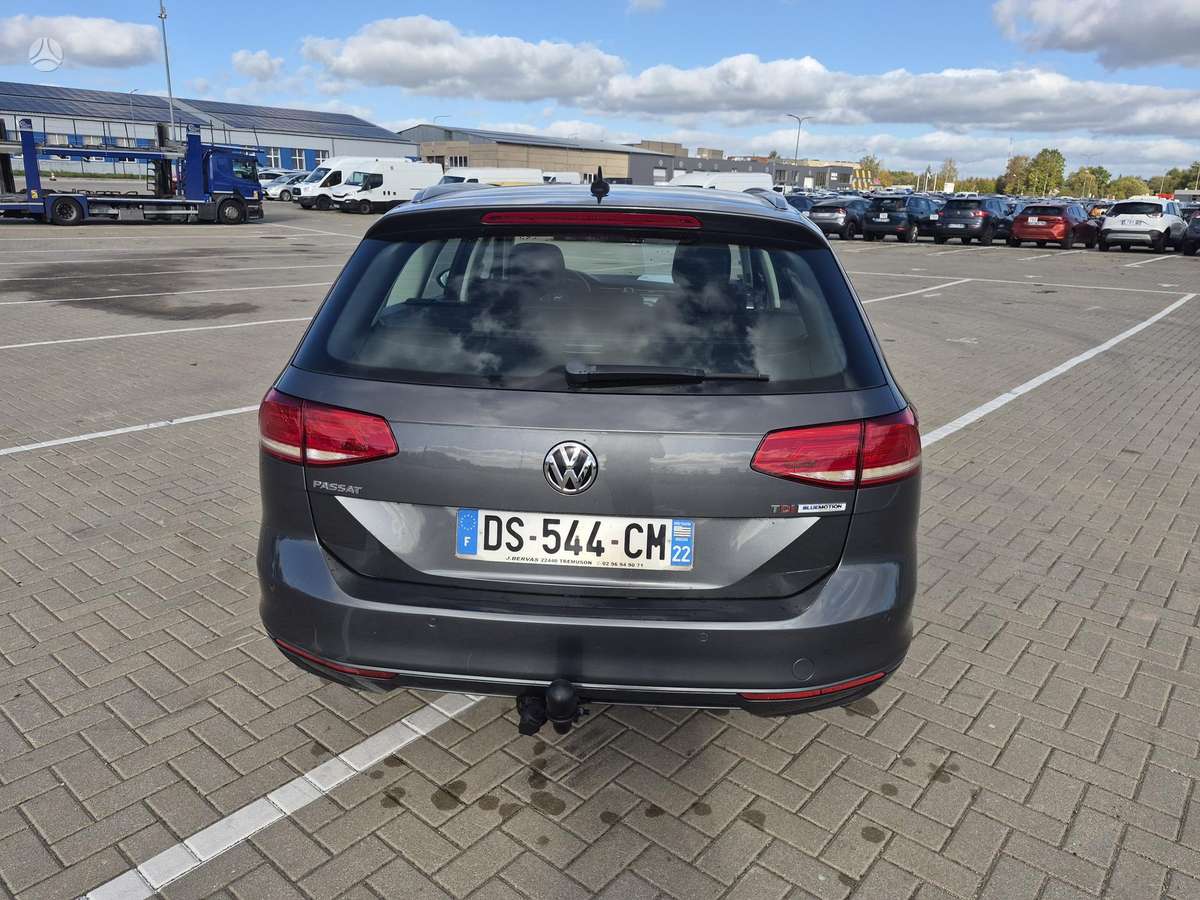Volkswagen Passat 2015 — двигун 1598 cm³, 120 HP (88kW)