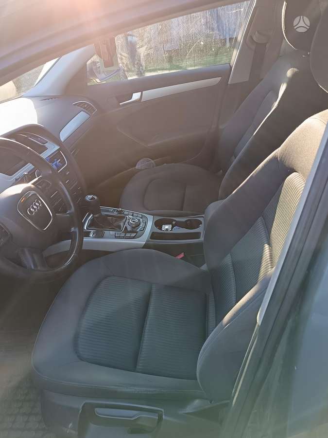 Audi A4 2011 — photo 10