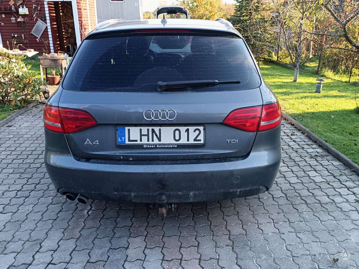 Audi A4 2011 — engine 1968 cm³, 136 HP (100kW)
