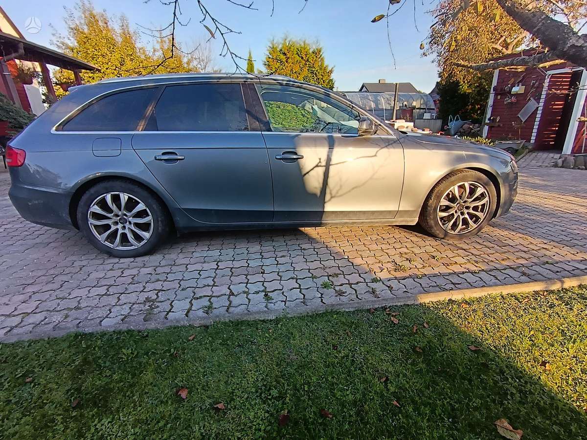 Audi A4 2011 — photo 7