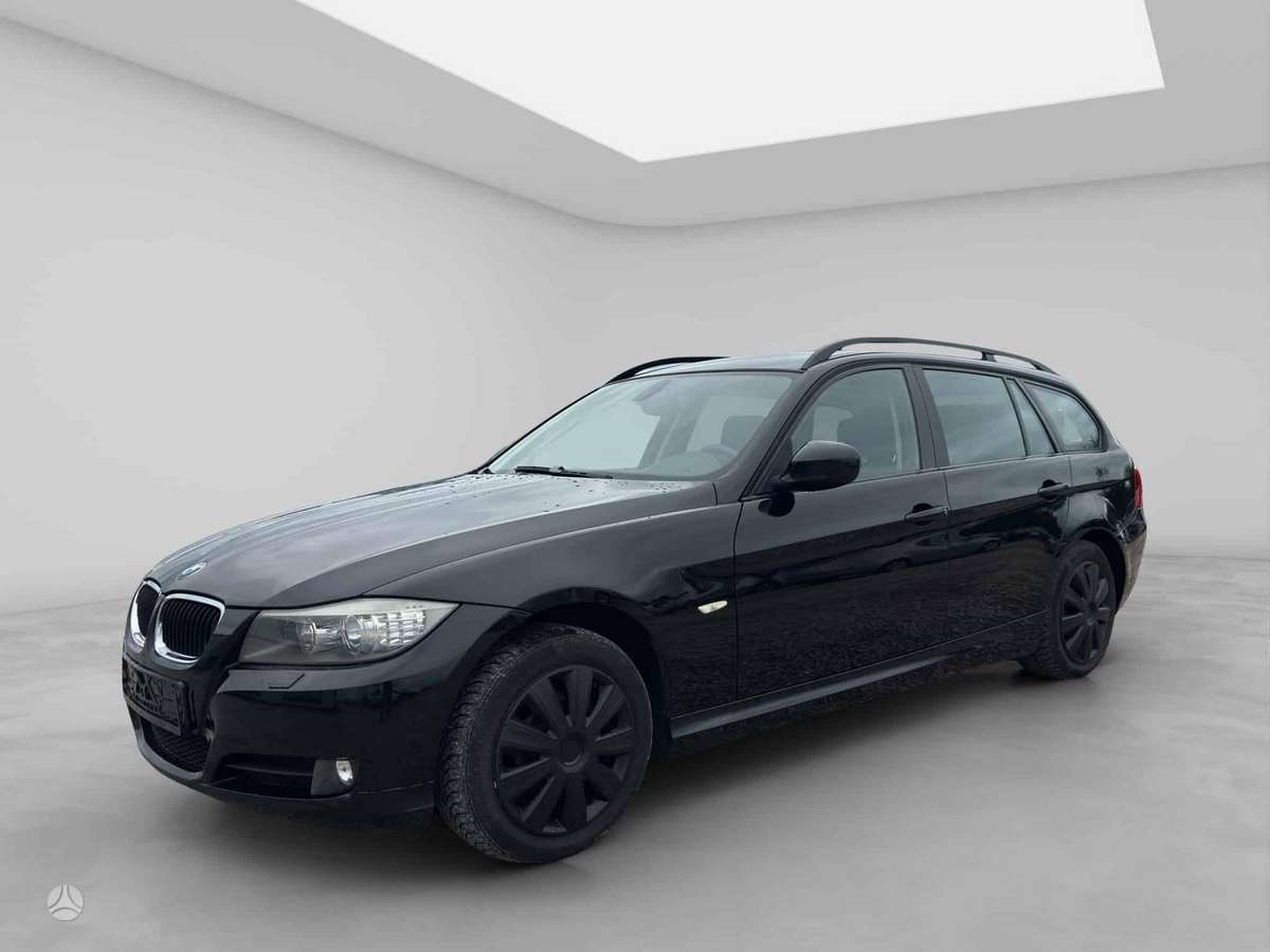 BMW 318, 2009