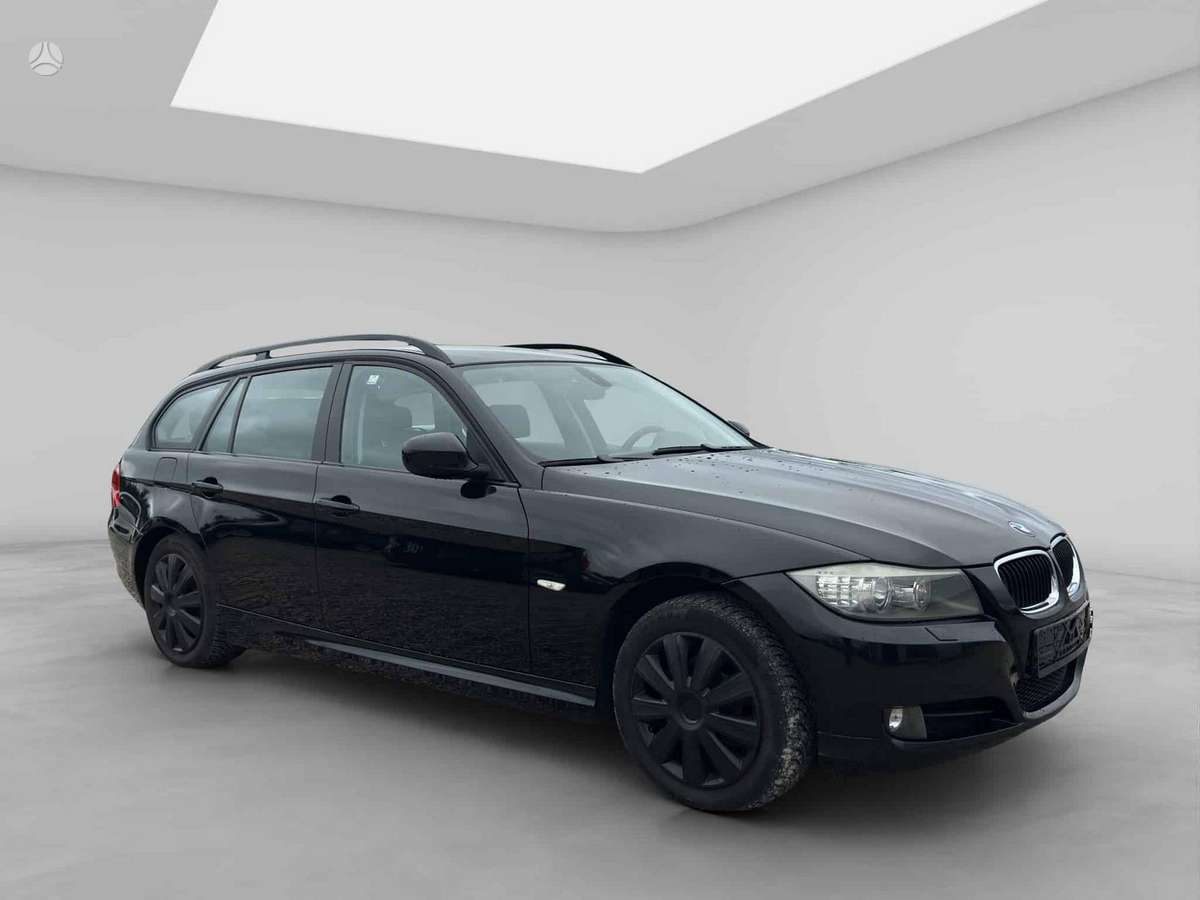 BMW 318 2009 — photo 8