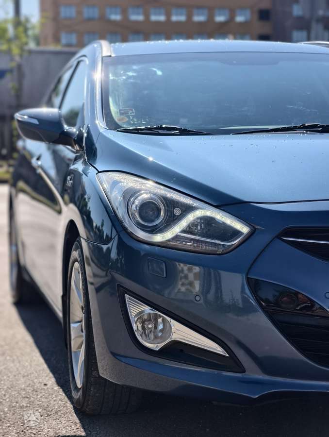 Hyundai i40 2011 — photo 13