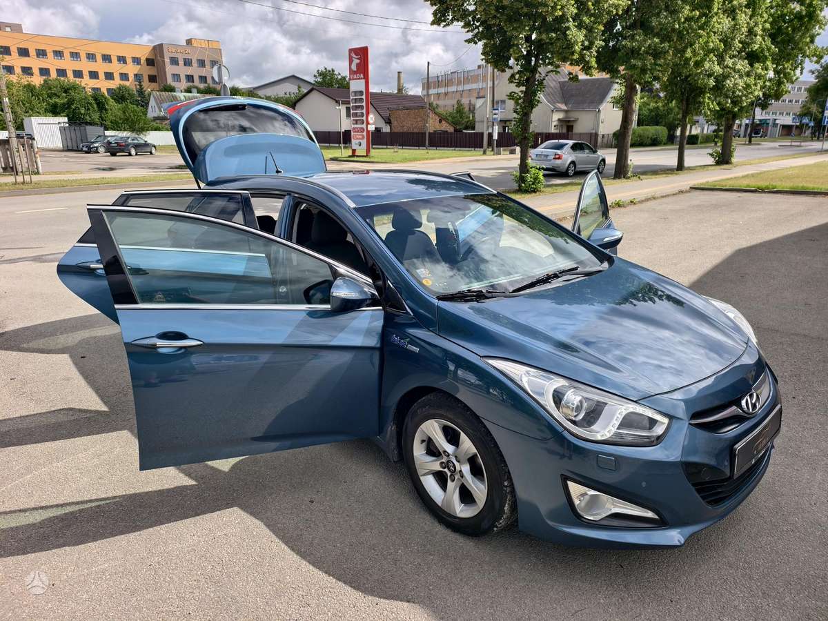 Hyundai i40 2011 — photo 17
