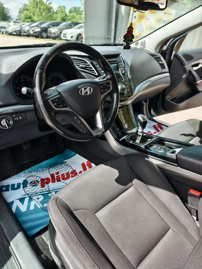 Hyundai i40 2011 — photo 20