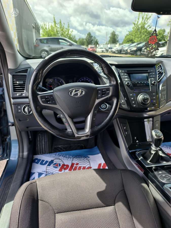 Hyundai i40 2011 — photo 24
