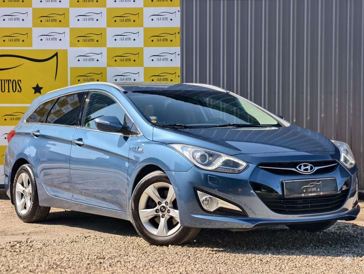 Hyundai i40 2011 — interior