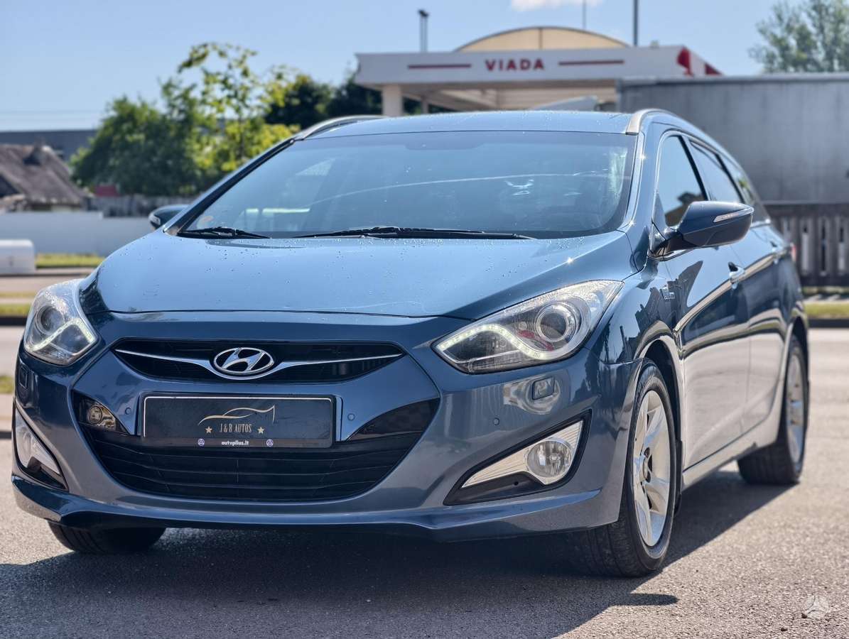 Hyundai i40 2011 — engine 1685 cm³, 136 HP (100kW)