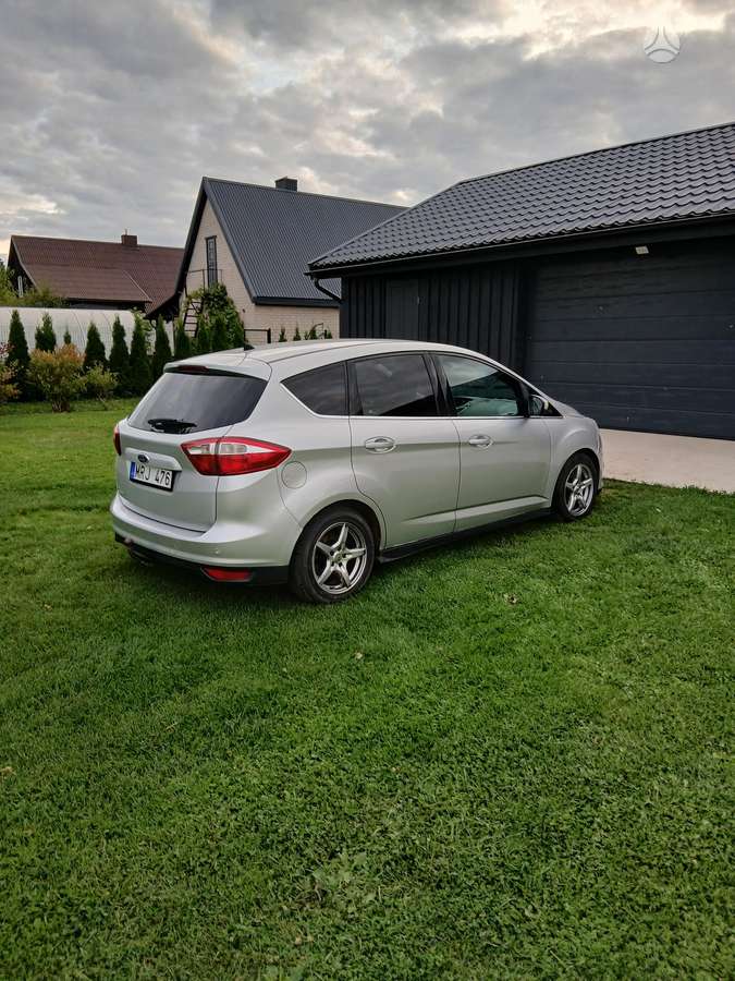 Ford C-MAX 2012 — салон