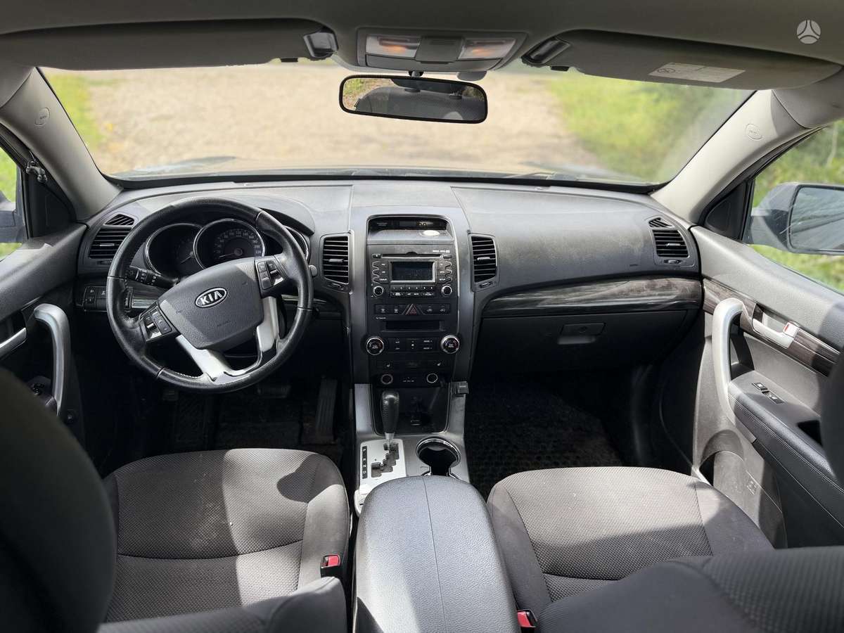 Kia Sorento 2011 — photo 10