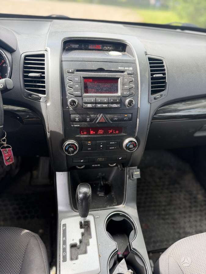 Kia Sorento 2011 — photo 13