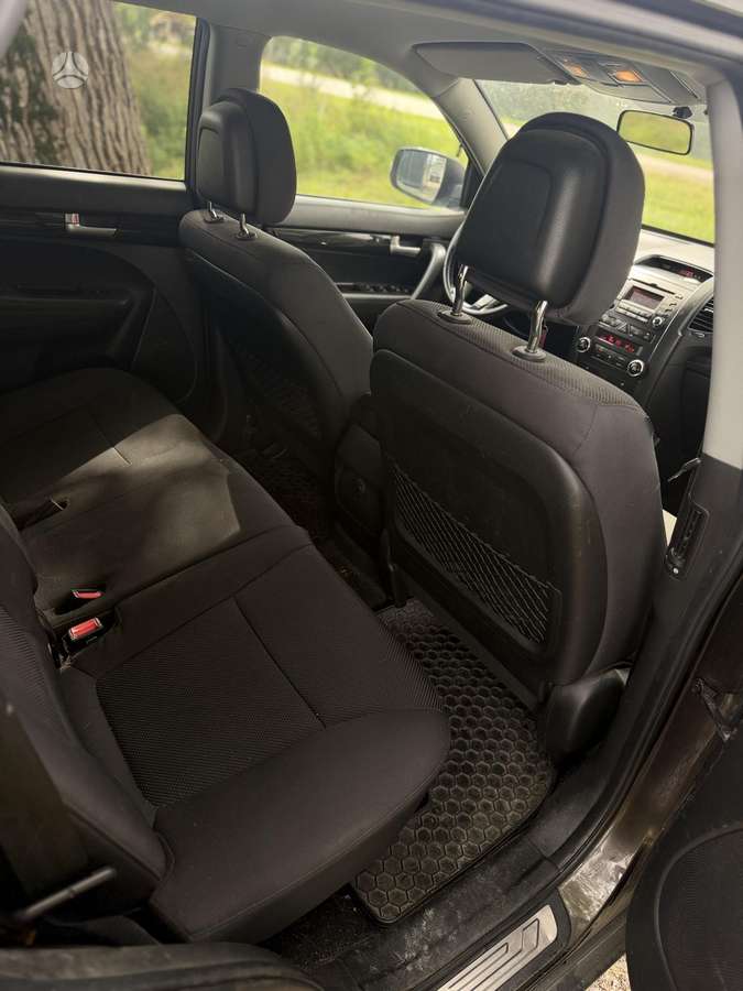 Kia Sorento 2011 — photo 15