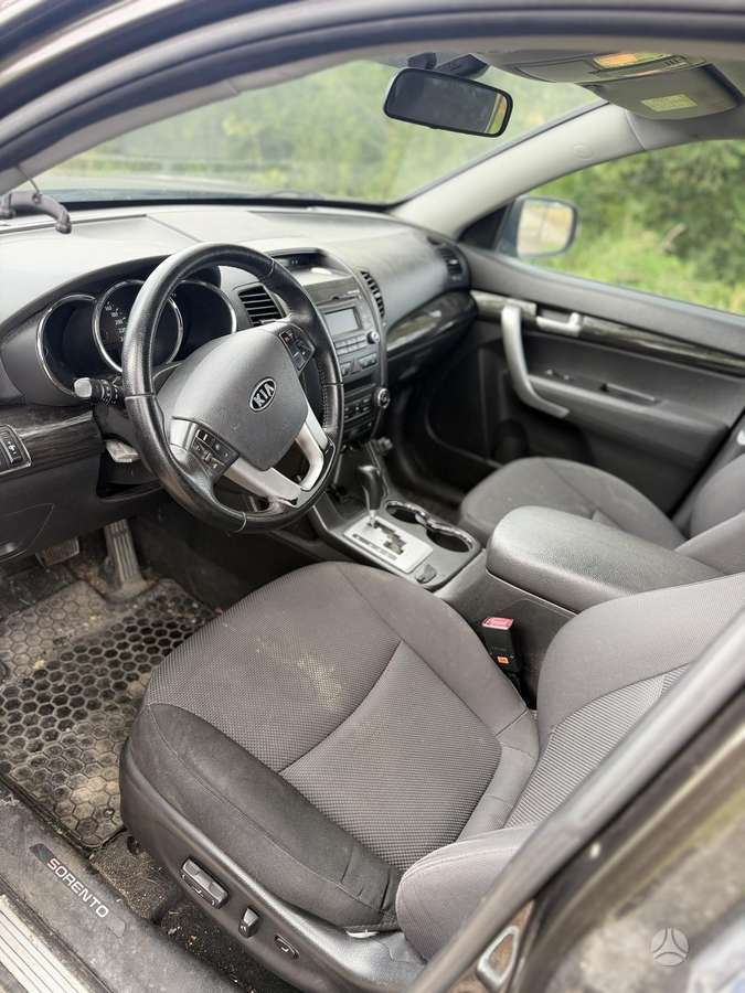 Kia Sorento 2011 — photo 7