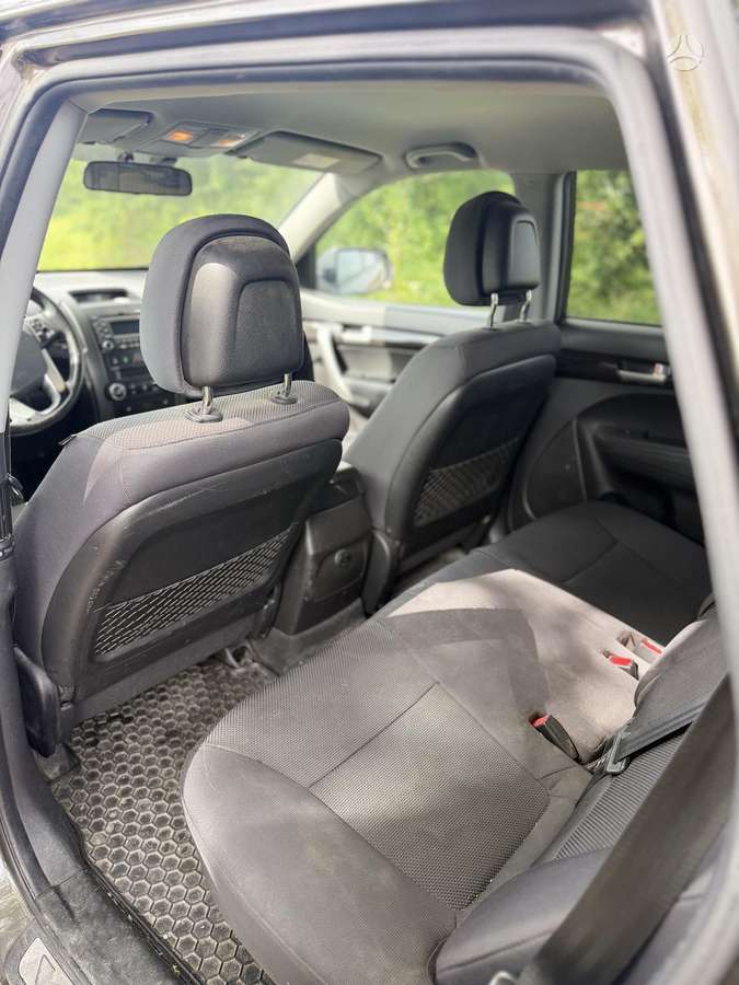 Kia Sorento 2011 — photo 9