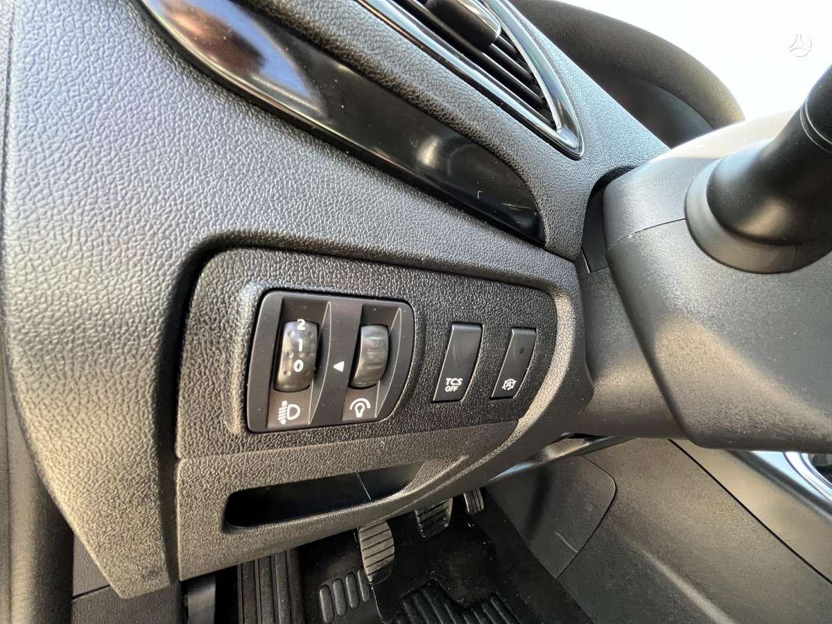 Renault Grand 2015 — photo 16