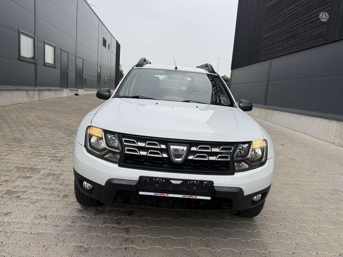 Dacia Duster 2015 — вигляд ззаду