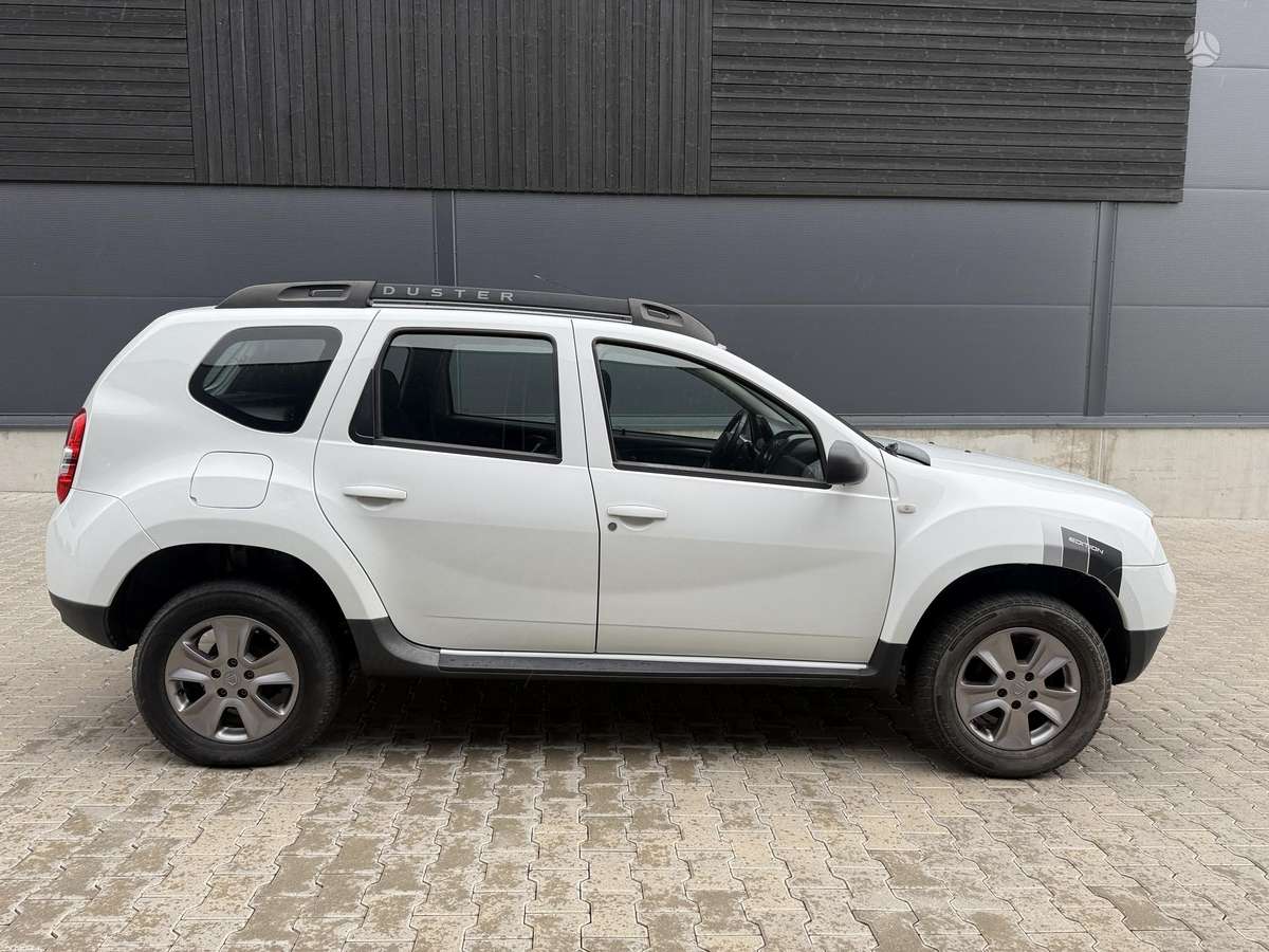 Dacia Duster 2015 — двигун 1598 cm³, 105 HP (77kW)