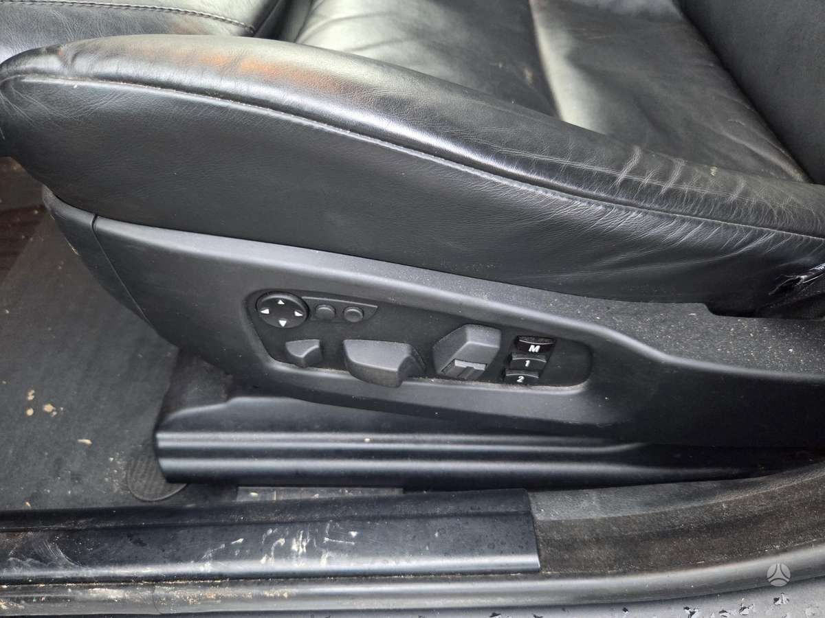 BMW 525 2009 — photo 11