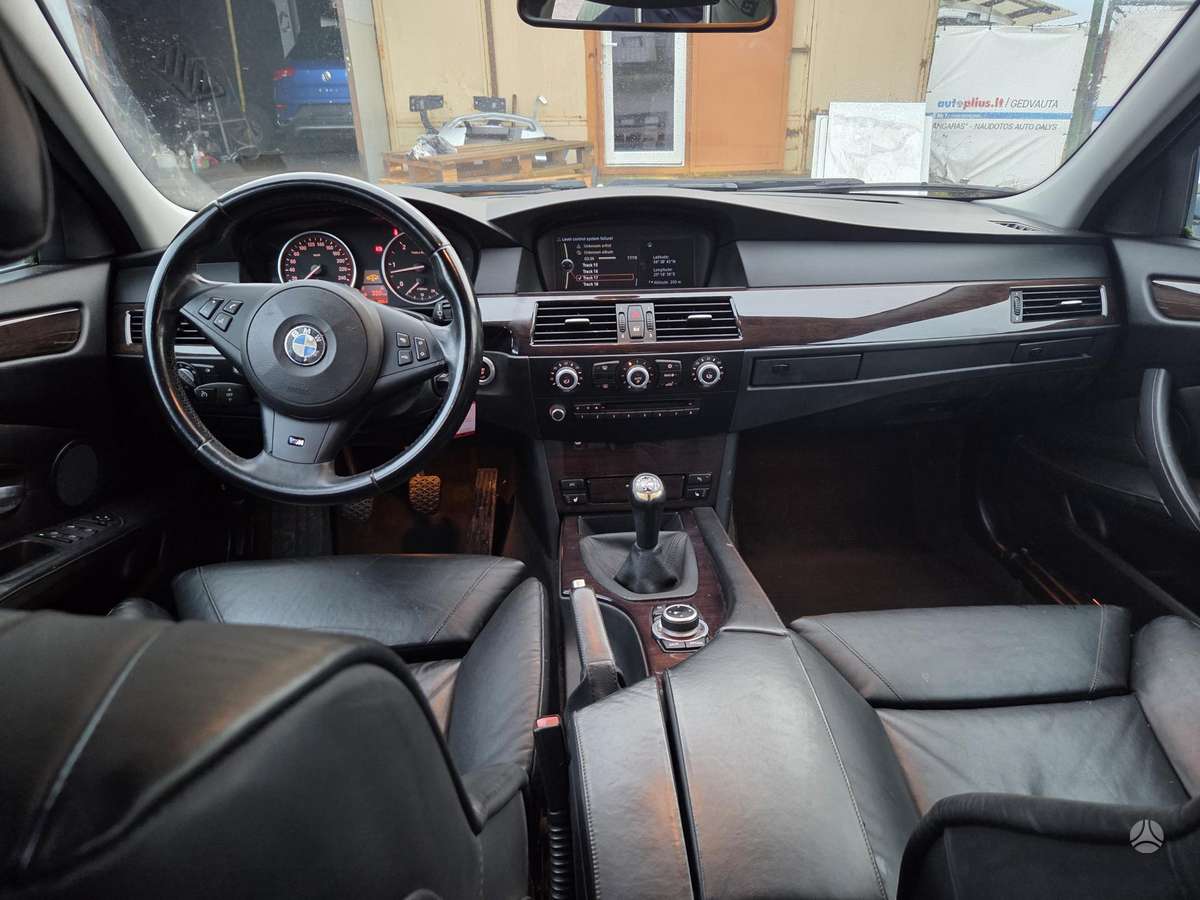 BMW 525 2009 — photo 12