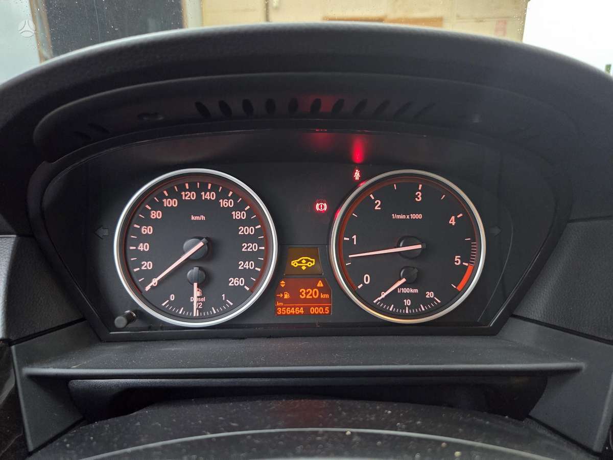 BMW 525 2009 — photo 13