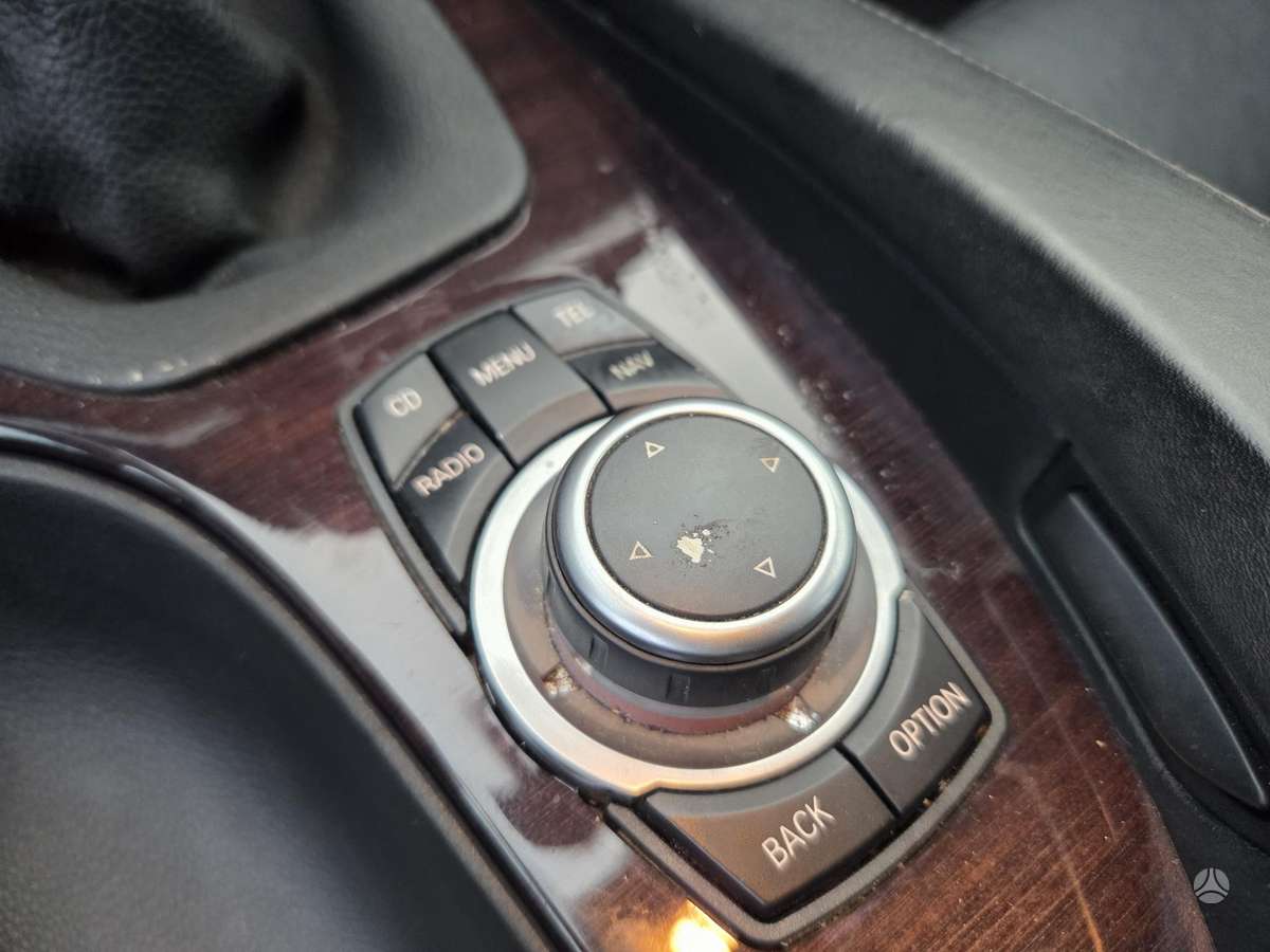 BMW 525 2009 — photo 15