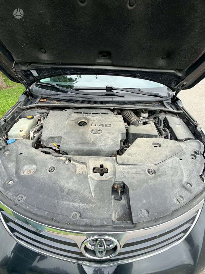 Toyota Avensis 2011 — photo 11