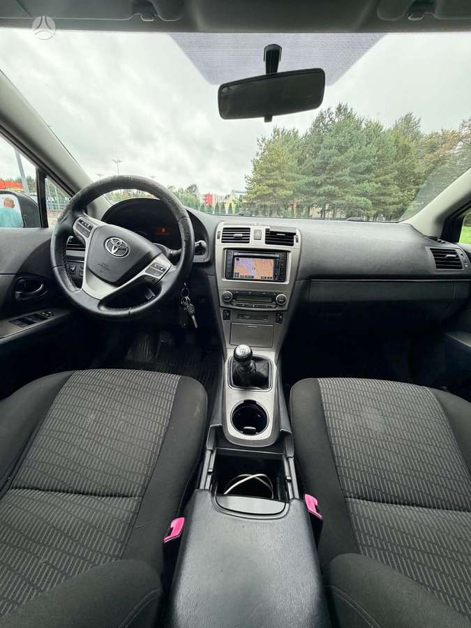 Toyota Avensis 2011 — photo 7