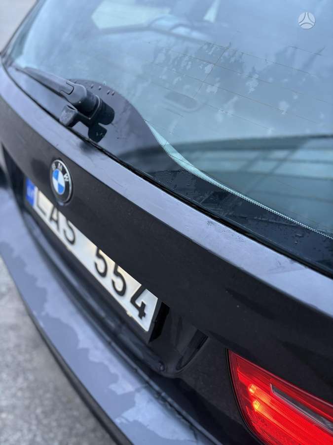 BMW 320 2010 — photo 13