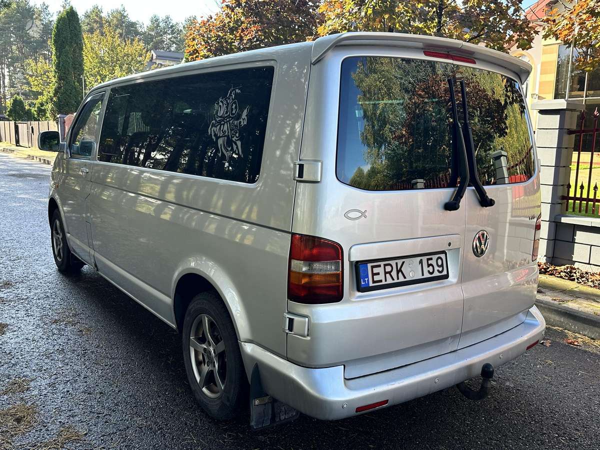 Volkswagen Transporter 2006 — салон