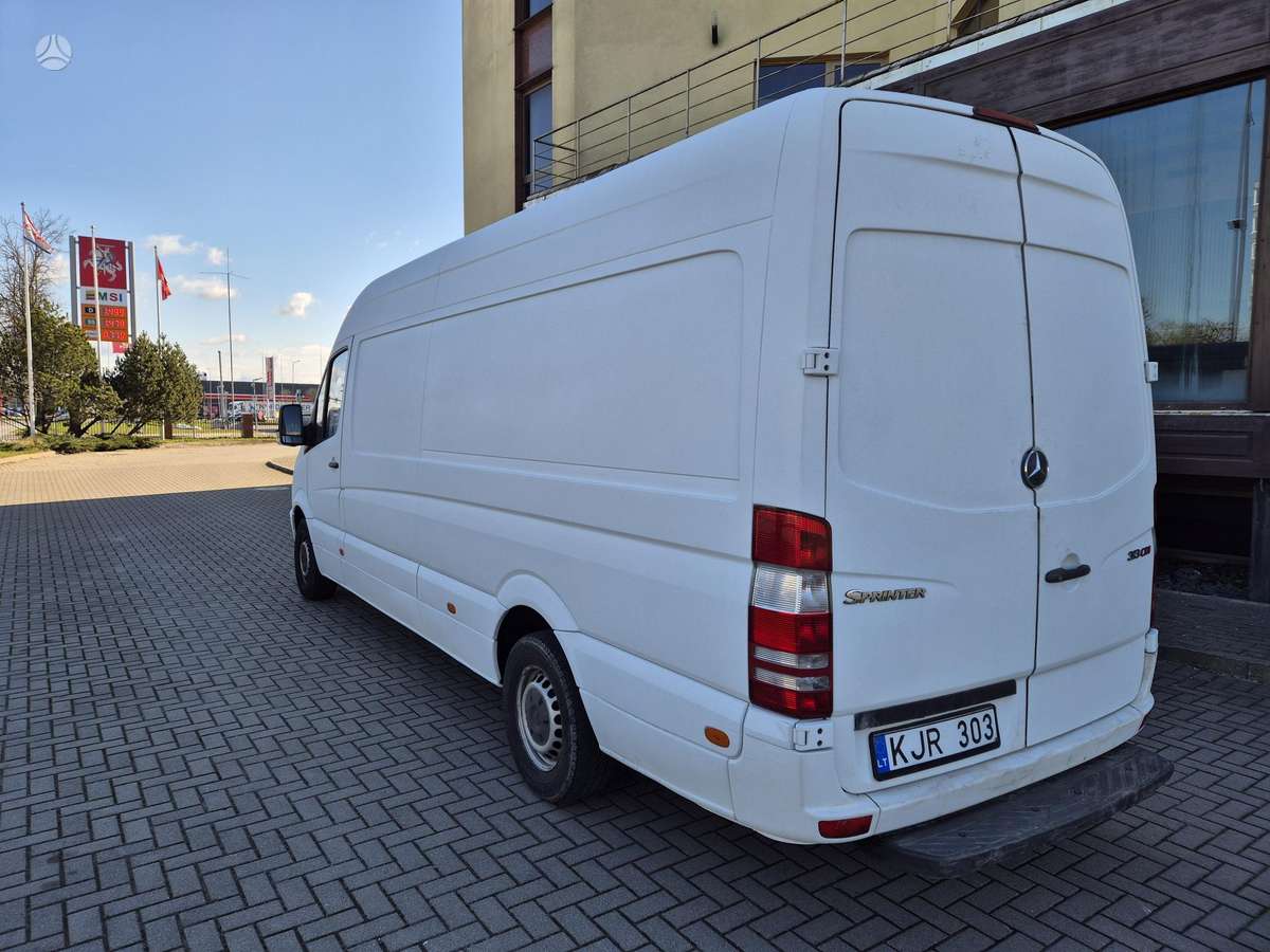 Mercedes-Benz Sprinter 2012 — салон