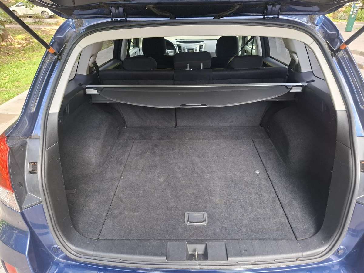 Subaru Outback 2012 — photo 10
