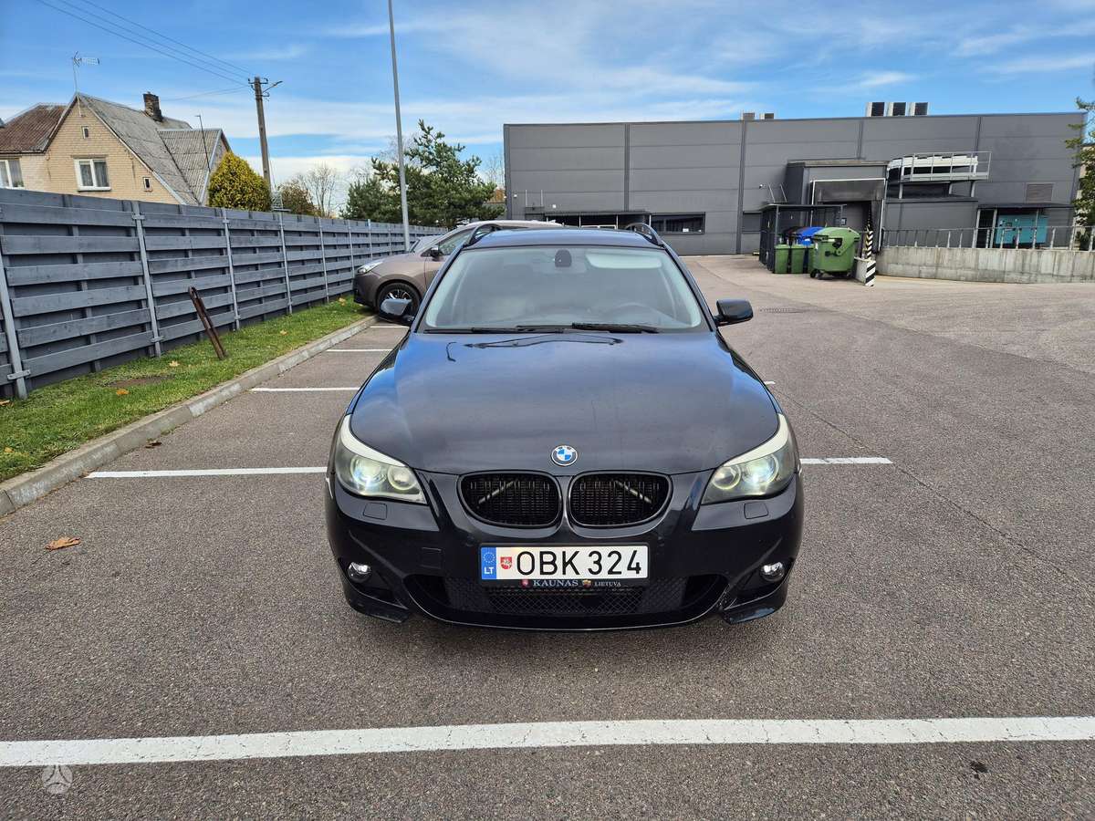 BMW 535 2005 — rear view