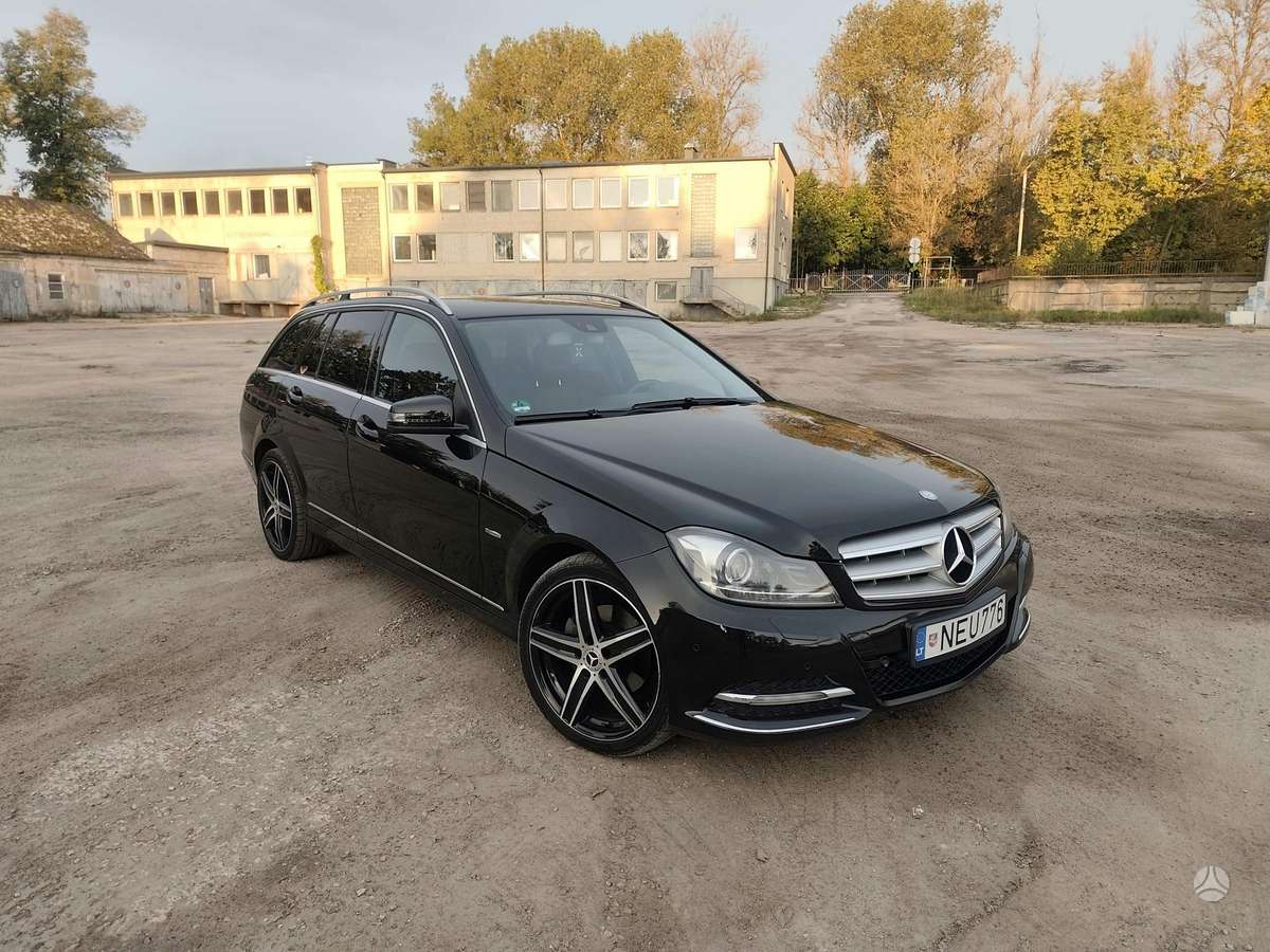 Mercedes-Benz C220 2011 — photo 12