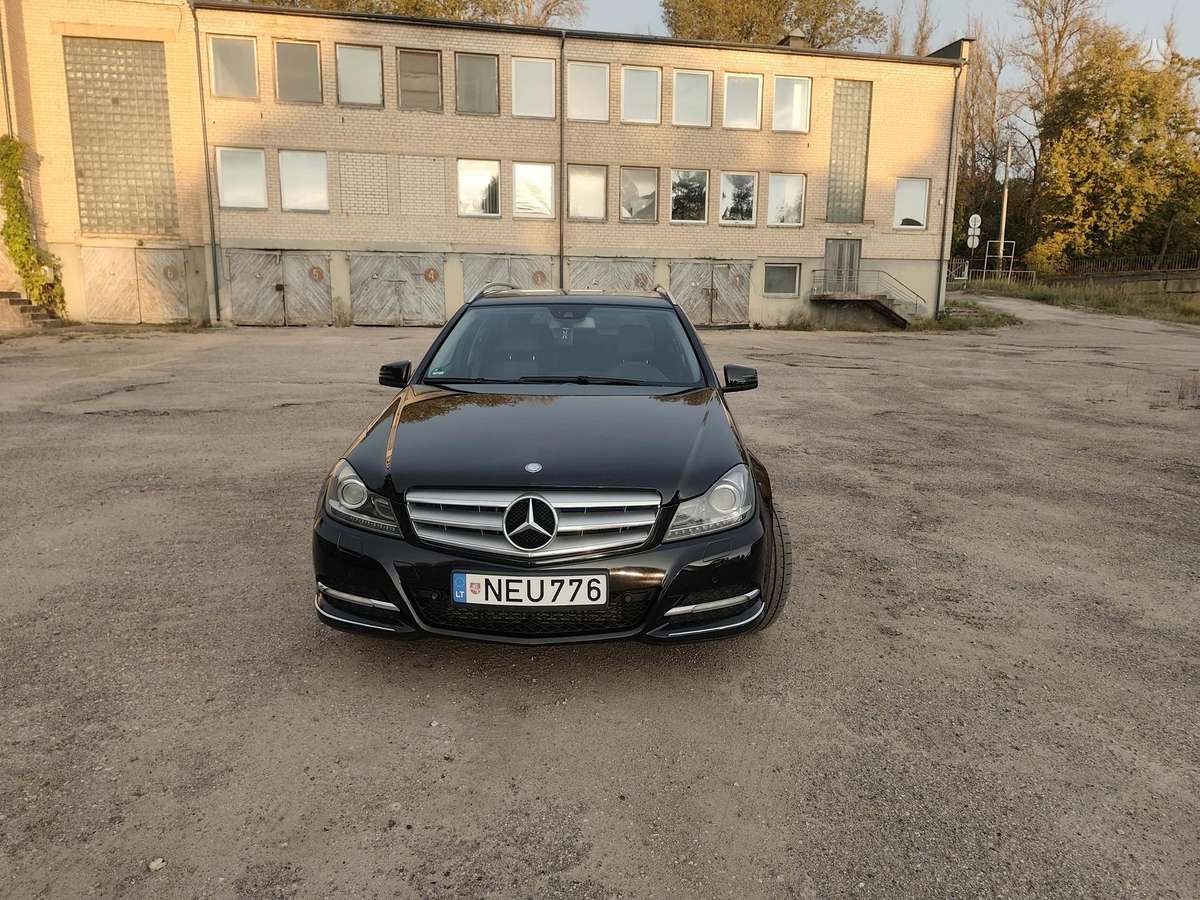 Mercedes-Benz C220 2011 — photo 7