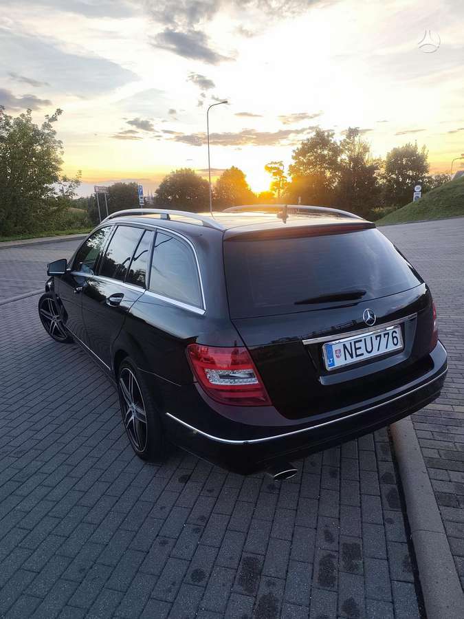 Mercedes-Benz C220 2011 — photo 8