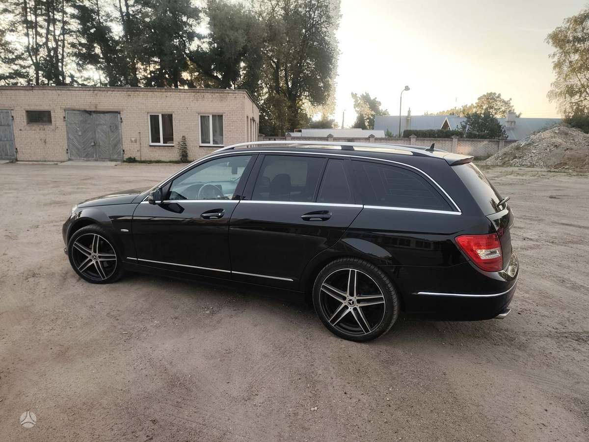 Mercedes-Benz C220 2011 — photo 9