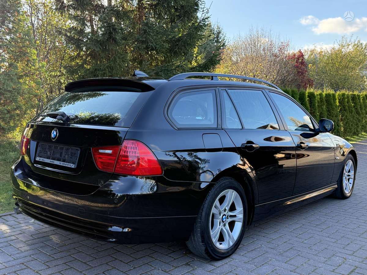 BMW 318 2009 — engine 1995 cm³, 143 HP (105kW)