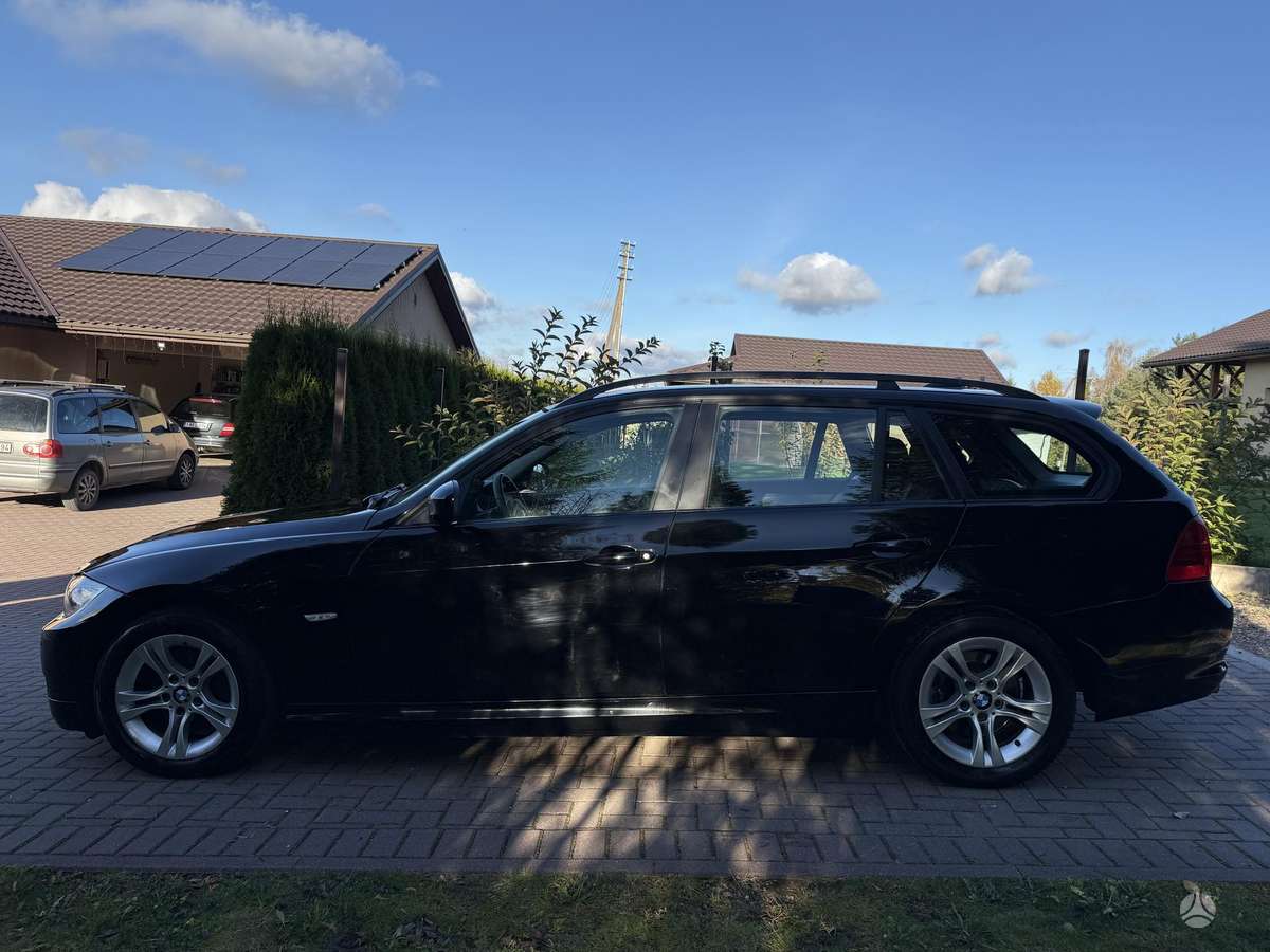 BMW 318 2009 — photo 8