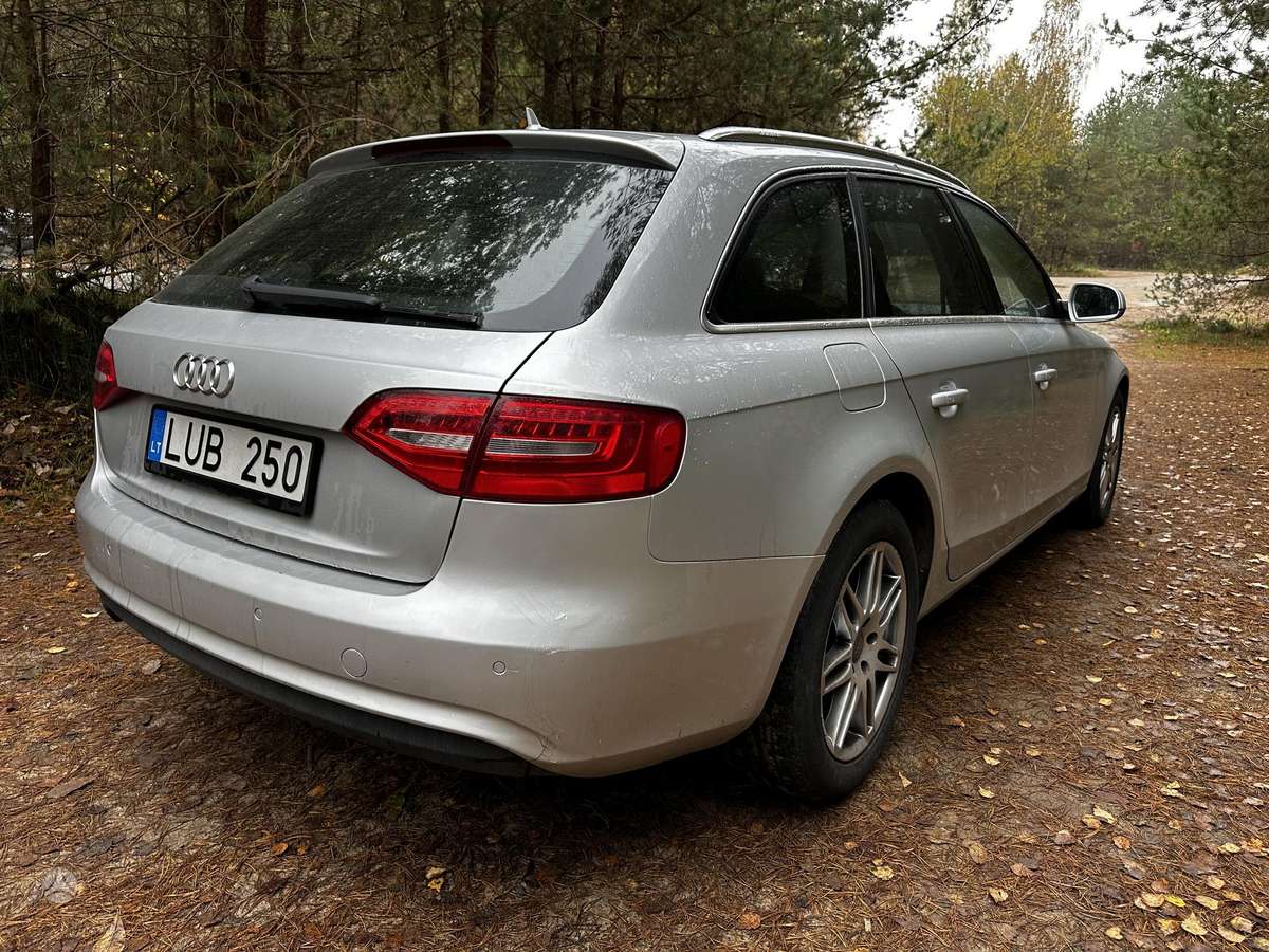 Audi A4 2013 — салон